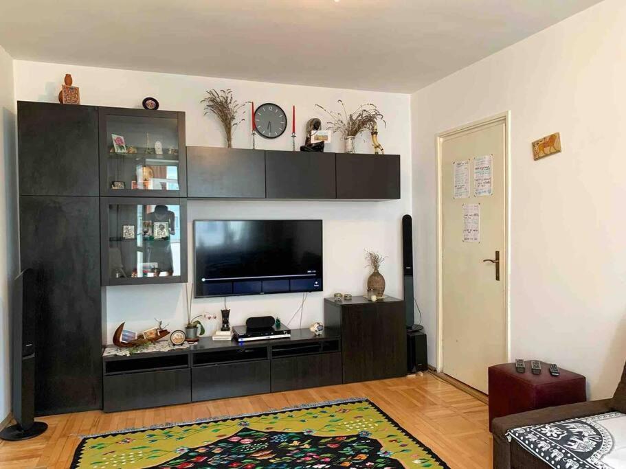 Central Apartment Muncii Area Netflix Bucarest Exterior foto