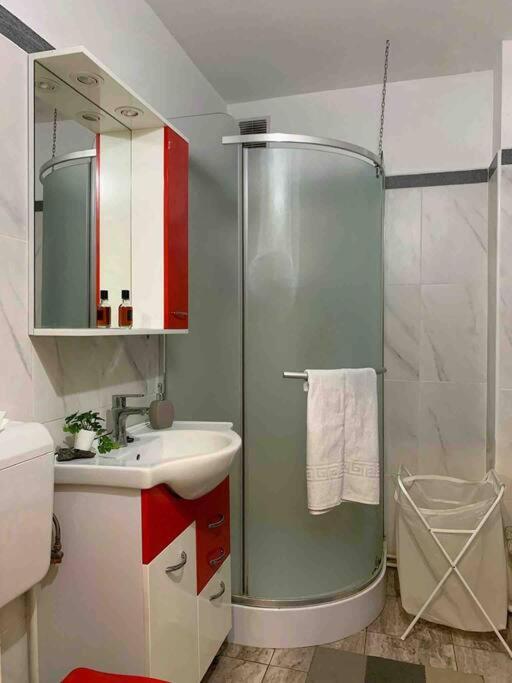 Central Apartment Muncii Area Netflix Bucarest Exterior foto